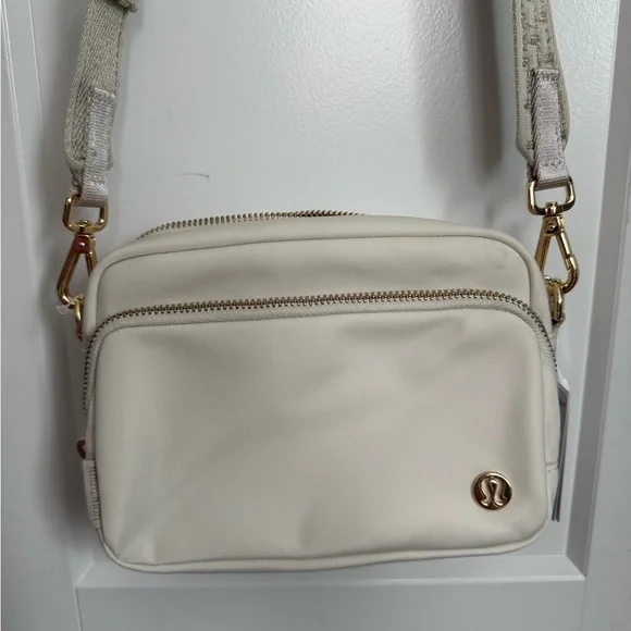 lululemon athletica Everywhere Crossbody Bag with Gold Hardware - Picture 1 of 5